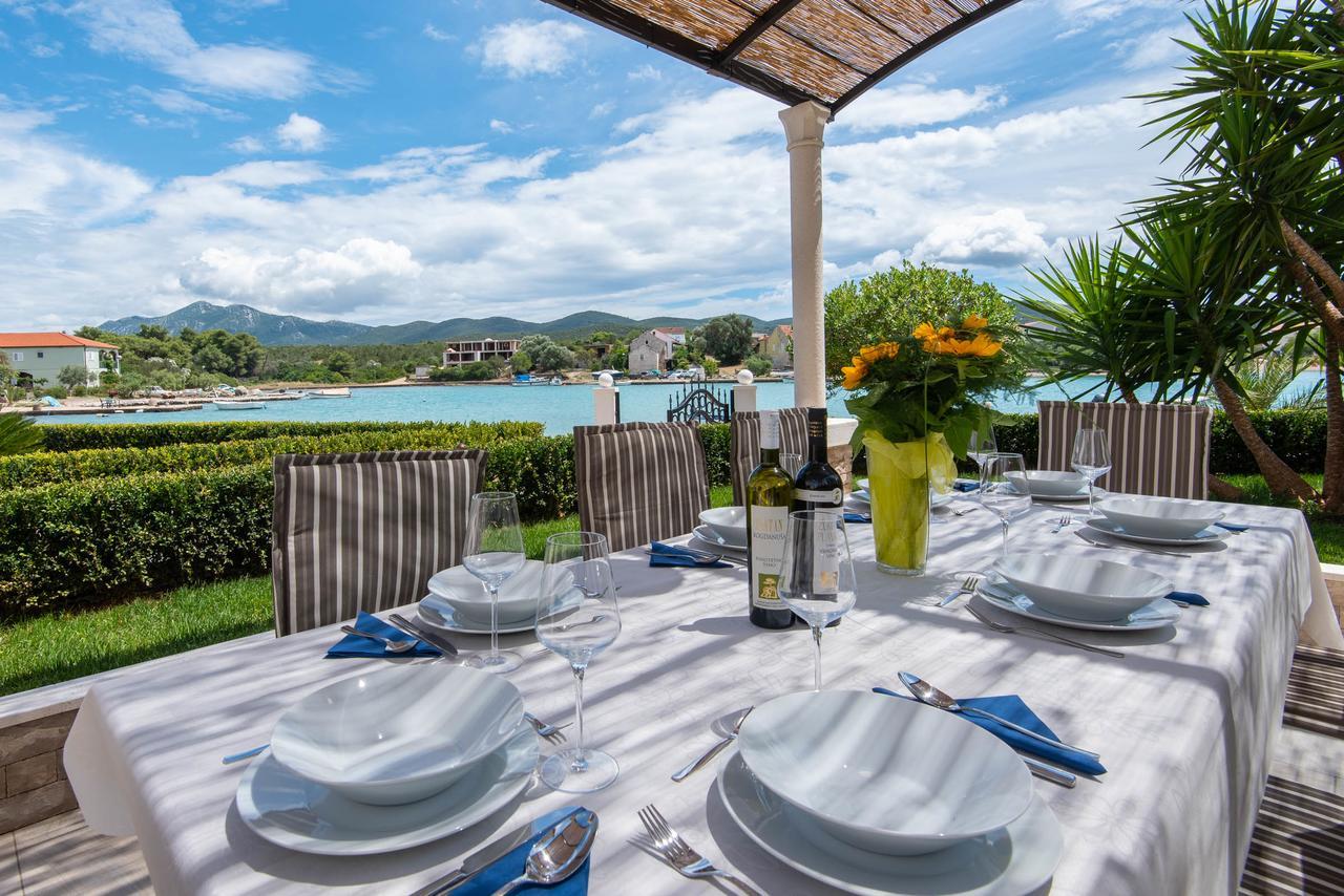 Villa Loviste Paradise Exteriör bild